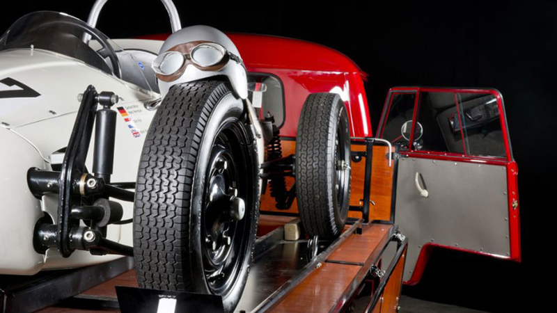 Illustration for article titled Vintage Formula Vee Car And VW Carrier Will Make Your Desire Gland Pop